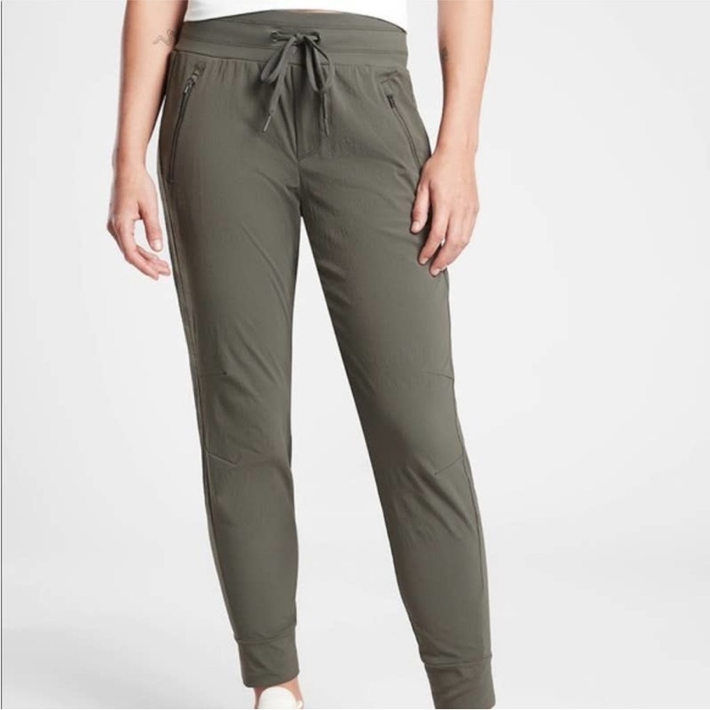 Athleta Trekkie North Jogger Pants Women's Size 4 in Mountain Olive Stretch